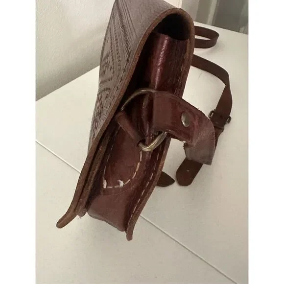 Vintage Women's Brown Handmade Leather Saddle Bag OS - Picture 2 of 11